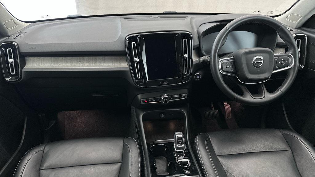 Volvo XC40 2.0 B4p R Design Pro Awd  #14