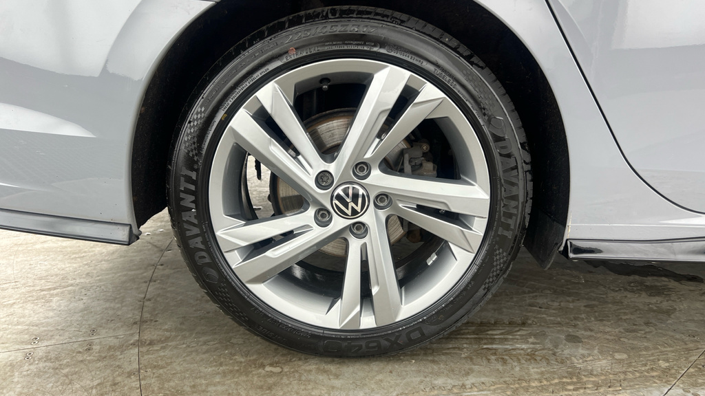 Volkswagen Golf 1.5 Tsi Life Grey #30