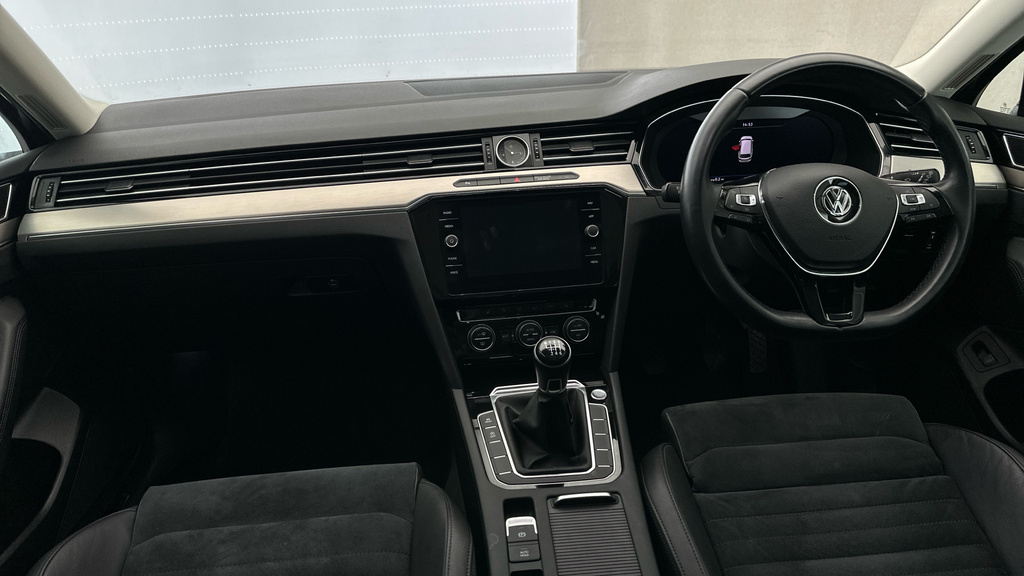Volkswagen Passat Se Business Tdi White #13