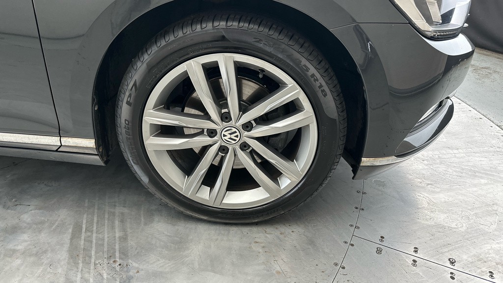 Volkswagen Passat Se Business Tdi White #26