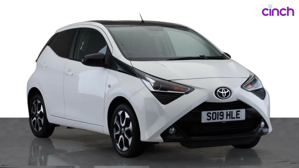 Toyota Aygo X X-press White #1