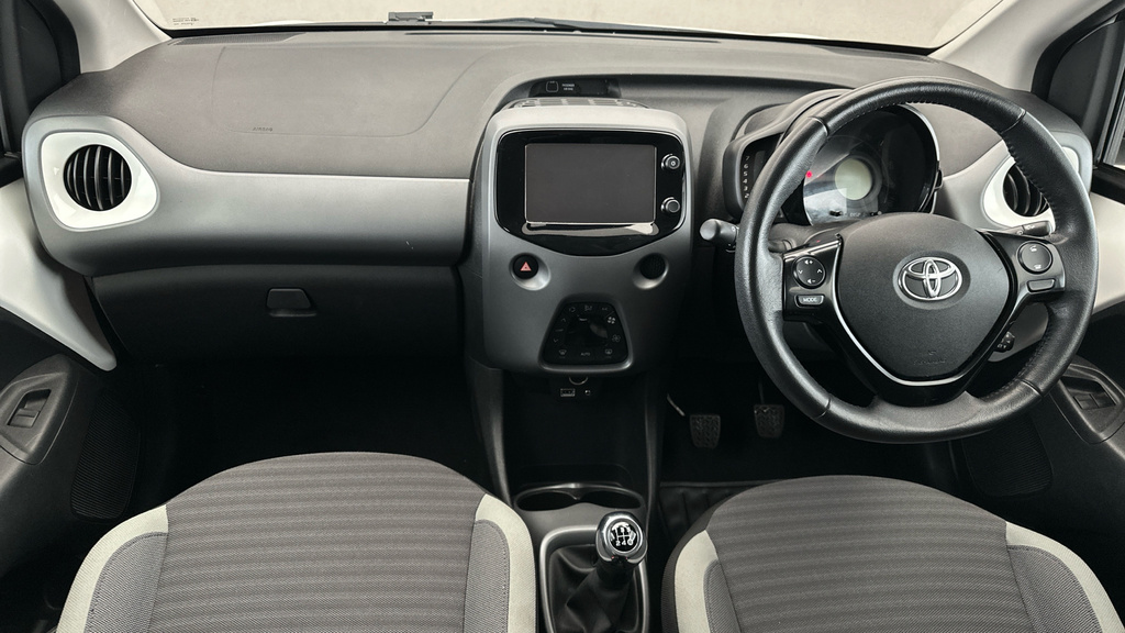 Toyota Aygo X X-press White #11
