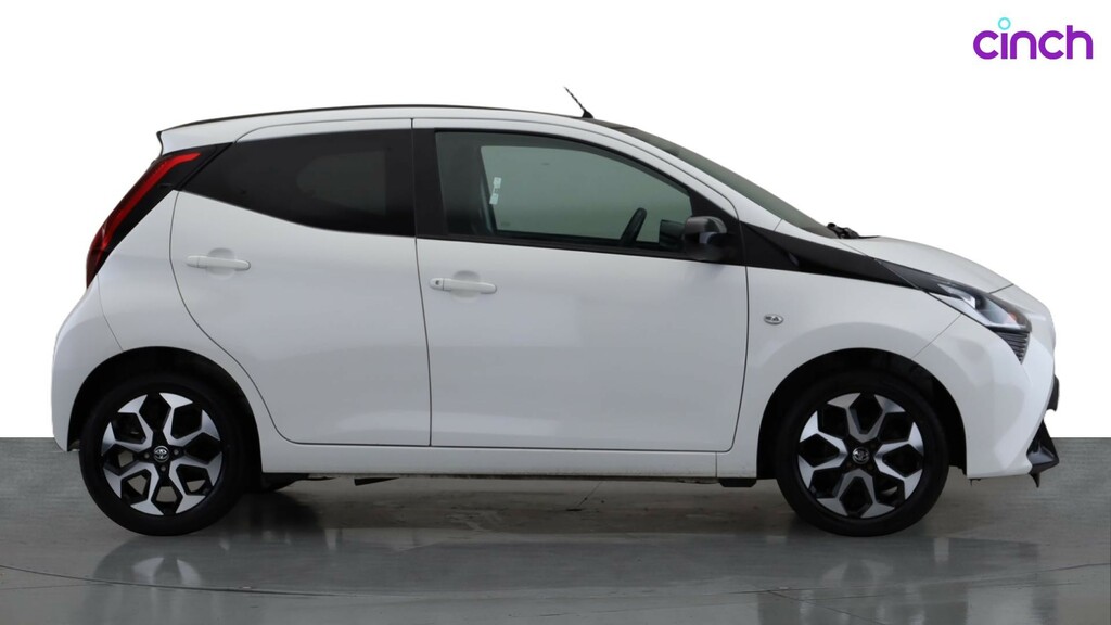 Toyota Aygo X X-press White #2