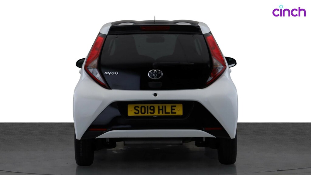 Toyota Aygo X X-press White #4