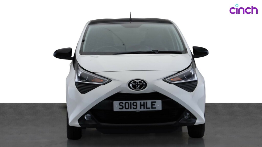 Toyota Aygo X X-press White #8