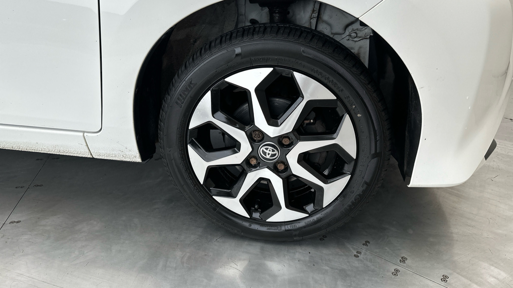 Toyota Aygo X X-press White #23