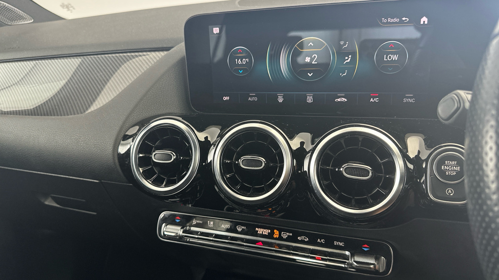 Mercedes-Benz GLA Class Gla 180 Amg Line Edition Black #11