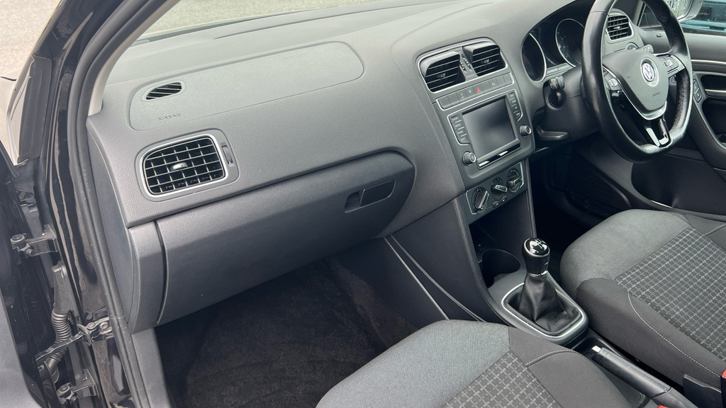 Volkswagen Polo Match Edition White #10