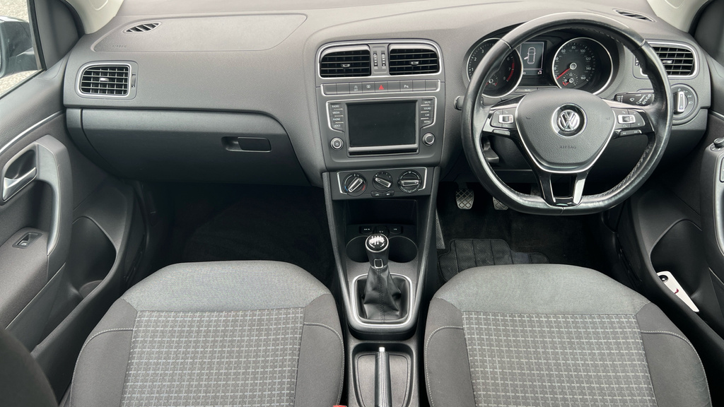 Volkswagen Polo Match Edition White #11