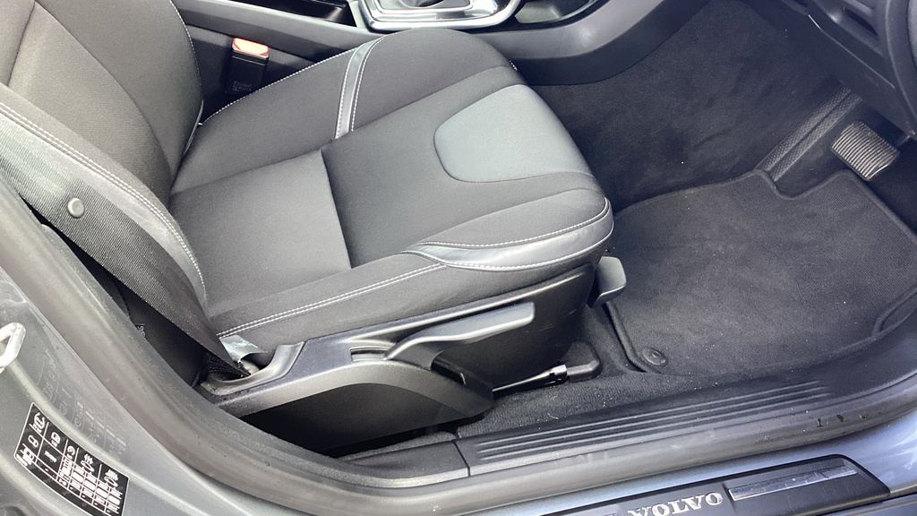 Volvo V40 D2 Momentum Winter Pack Front Park Assist Blue #37