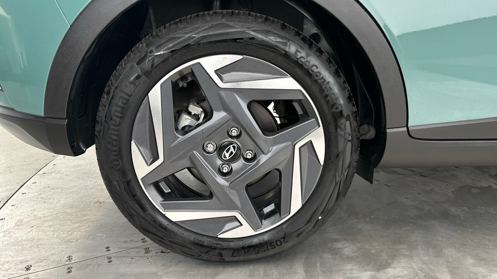 Hyundai Bayon Premium White #28