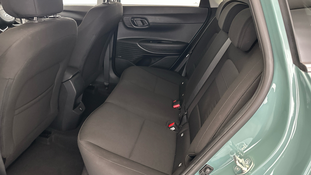 Hyundai Bayon Premium White #23