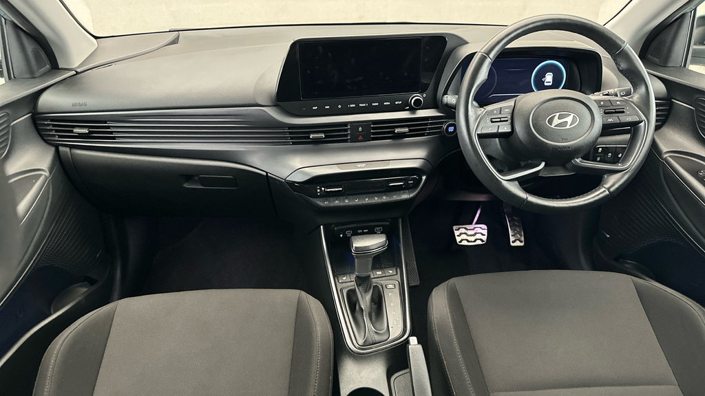 Hyundai Bayon Premium White #15