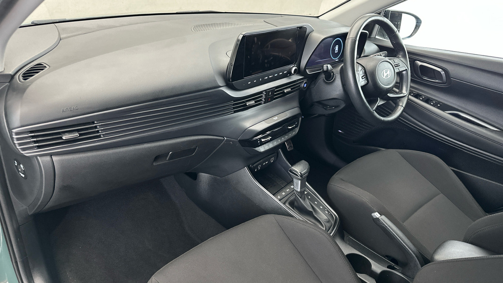 Hyundai Bayon Premium White #13