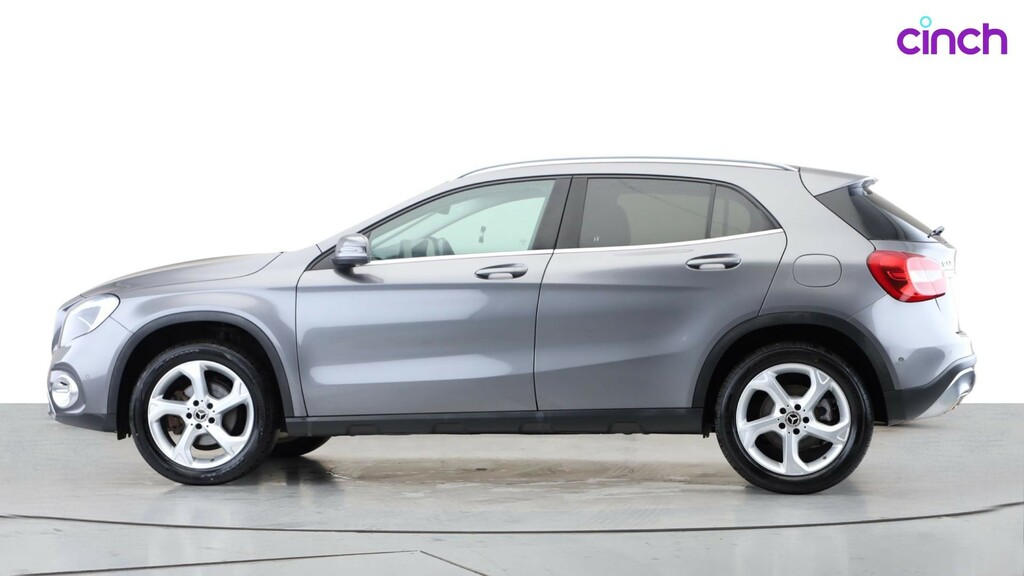 Mercedes-Benz GLA Class Gla 200 Amg Line Executive White #7