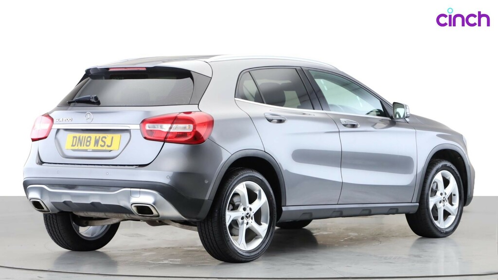 Mercedes-Benz GLA Class Gla 200 Amg Line Executive White #3