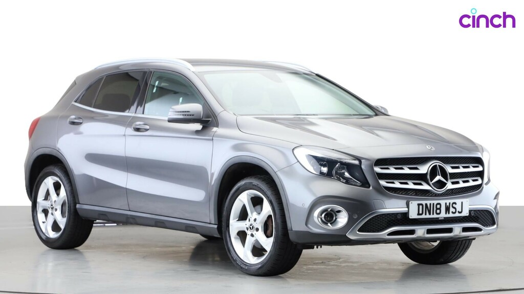 Mercedes-Benz GLA Class Gla 200 Amg Line Executive White #1