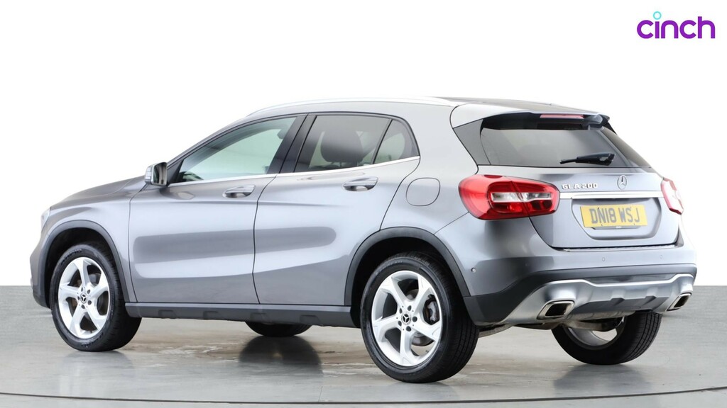 Mercedes-Benz GLA Class Gla 200 Amg Line Executive White #6