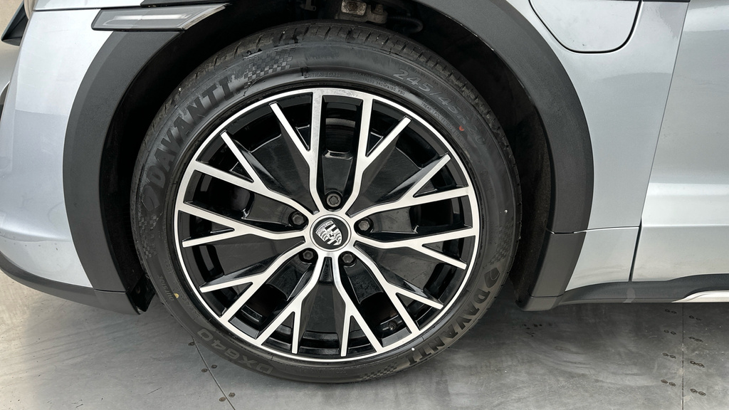 Porsche Taycan Performance Plus 93.4Kwh 4S Grey #24