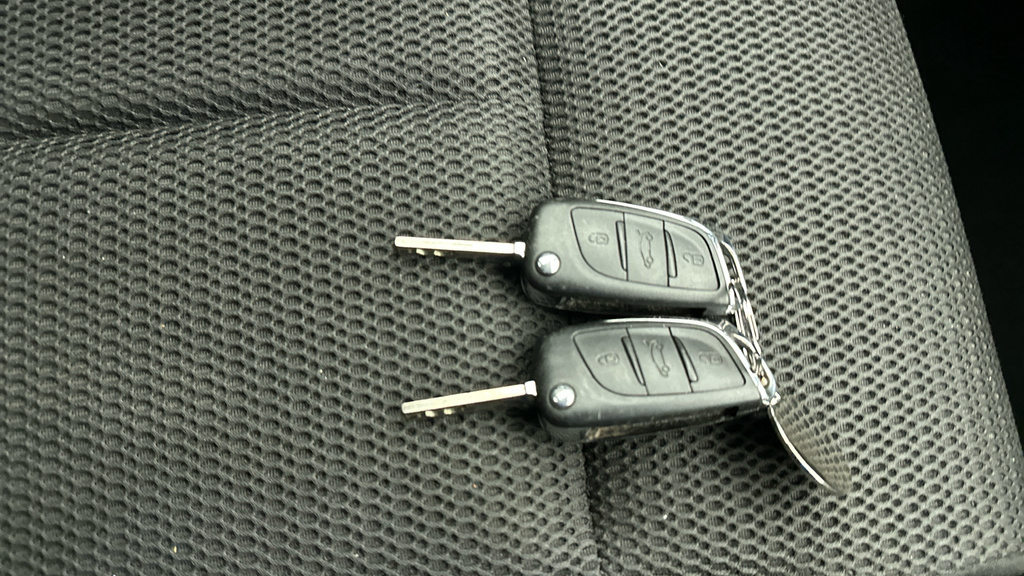 Citroen C4 Exclusive Blue Hdi  #25