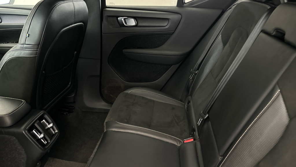 Volvo XC40 T3 Momentum Black #19