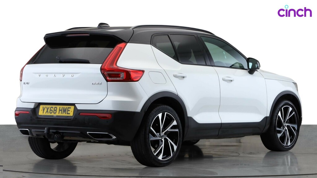 Volvo XC40 T3 Momentum Black #3