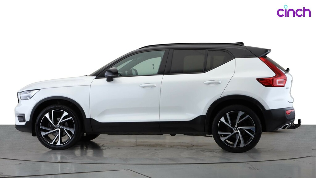 Volvo XC40 T3 Momentum Black #7