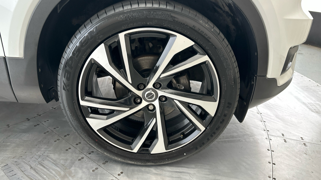 Volvo XC40 T3 Momentum Black #25