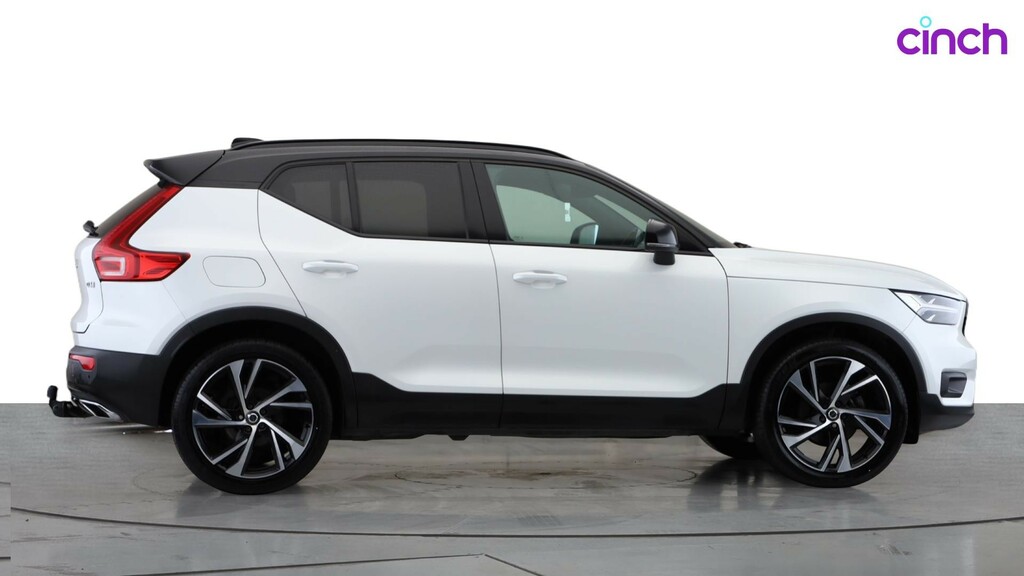 Volvo XC40 T3 Momentum Black #2