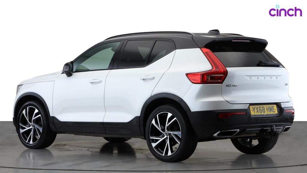Volvo XC40 T3 Momentum Black #6