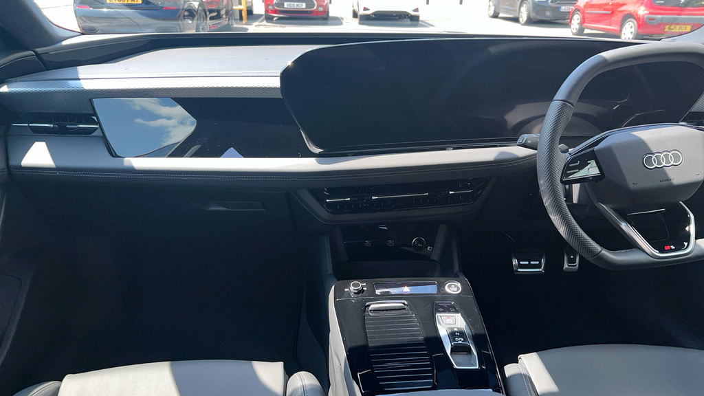 Audi A6 Avant Audi A6 Avant Launch Edition E-tron Performance 27 White #12