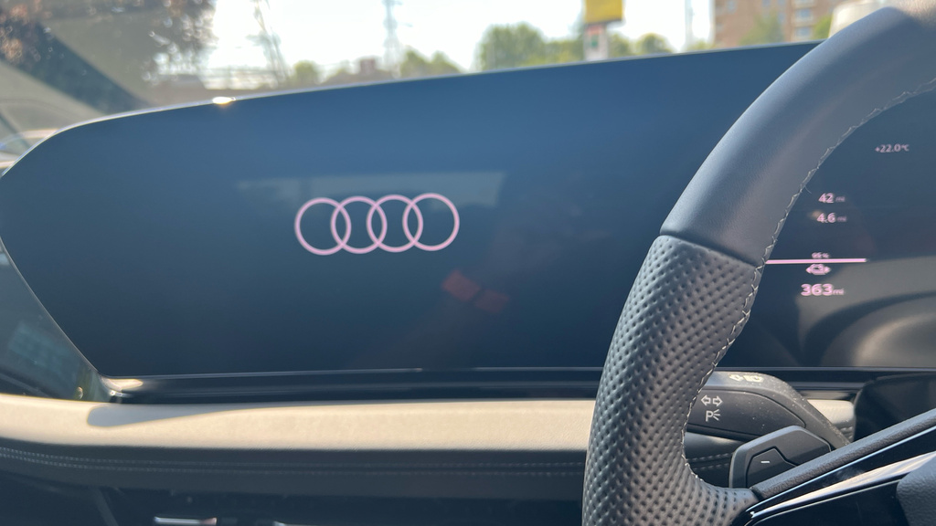 Audi A6 Avant Audi A6 Avant Launch Edition E-tron Performance 27 White #13