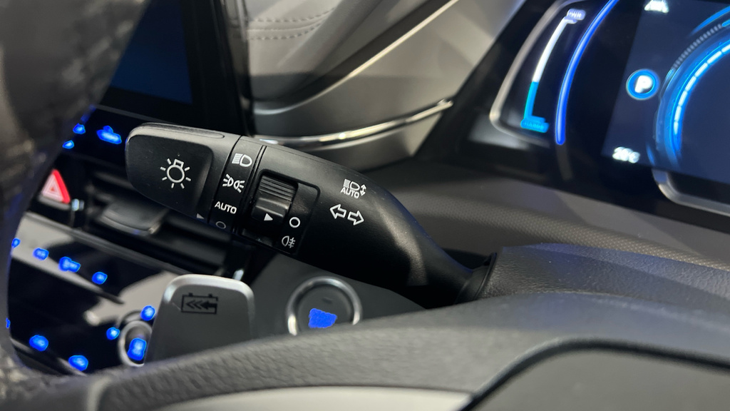Hyundai Ioniq Hatchback #36