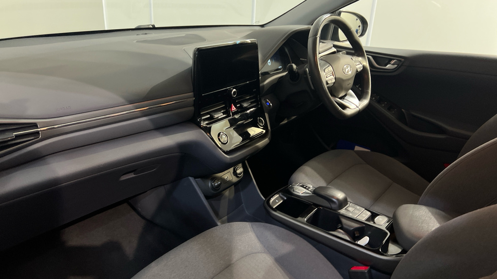 Hyundai Ioniq Hatchback #10