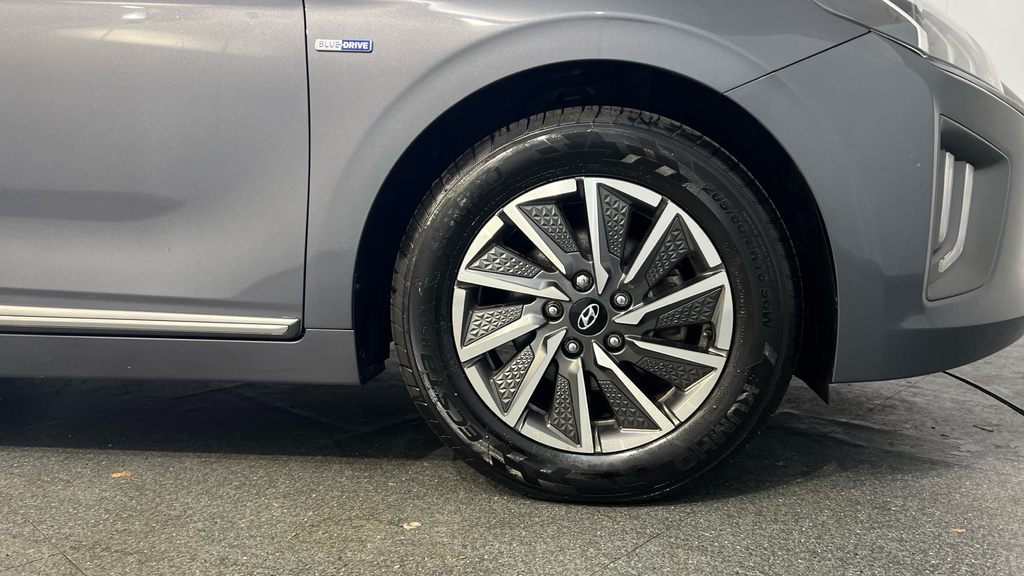 Hyundai Ioniq Hatchback #28