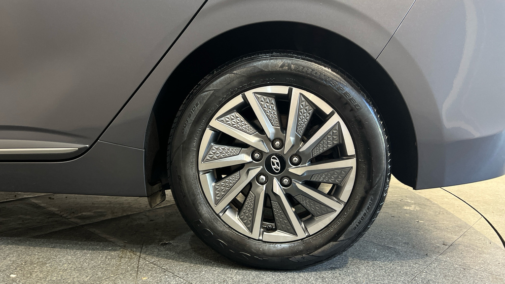 Hyundai Ioniq Hatchback #30