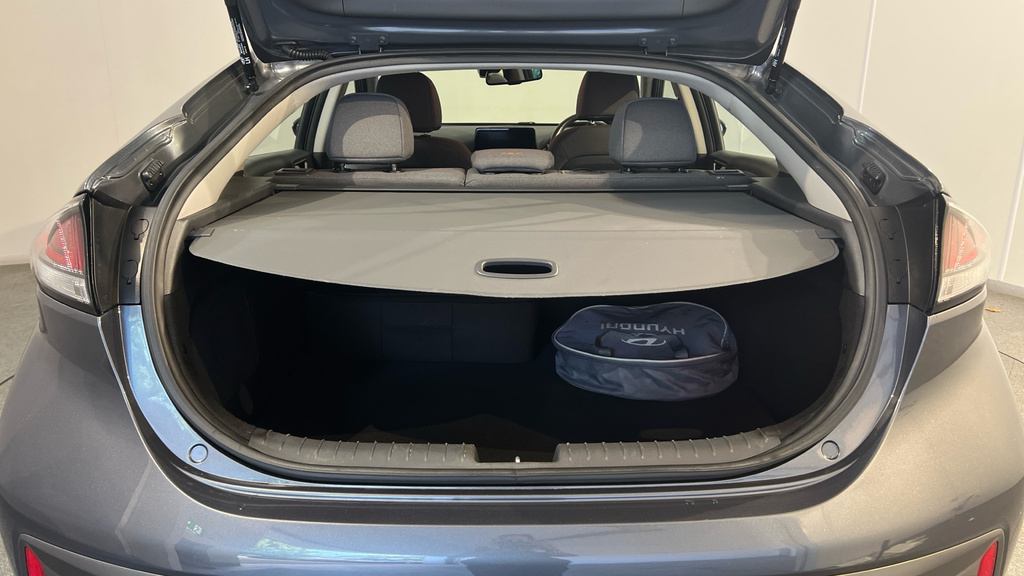 Hyundai Ioniq Hatchback #26