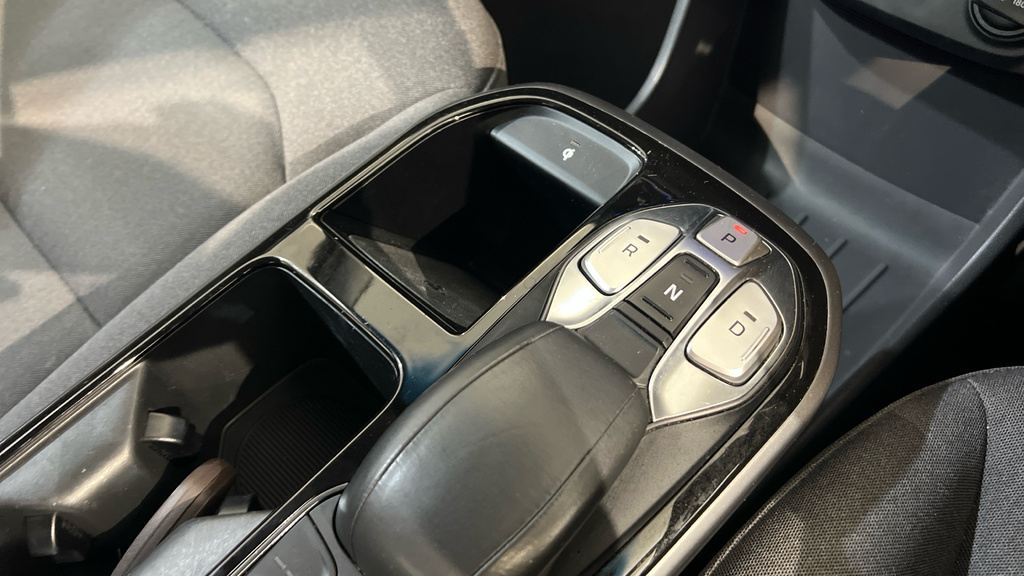 Hyundai Ioniq Hatchback #38