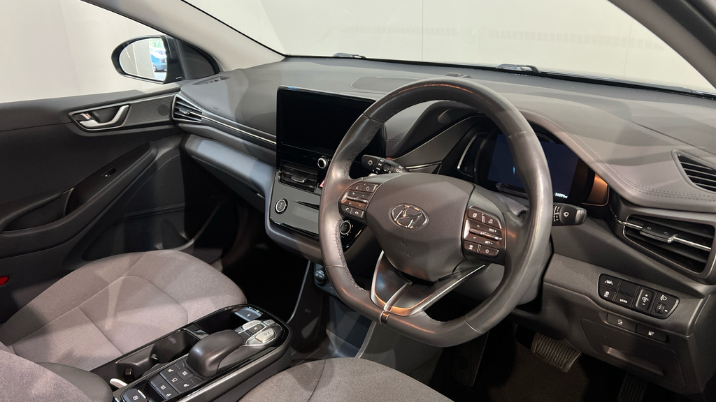 Hyundai Ioniq Hatchback #9