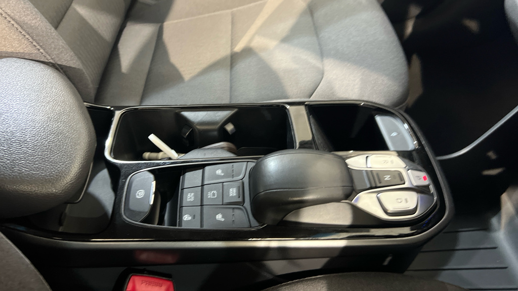 Hyundai Ioniq Hatchback #37