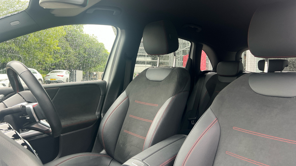 Mercedes-Benz B Class B200 Sport Executive White #31