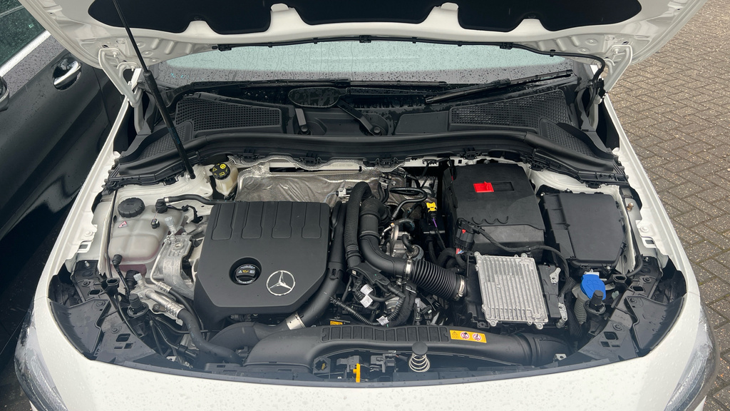 Mercedes-Benz B Class B200 Sport Executive White #26