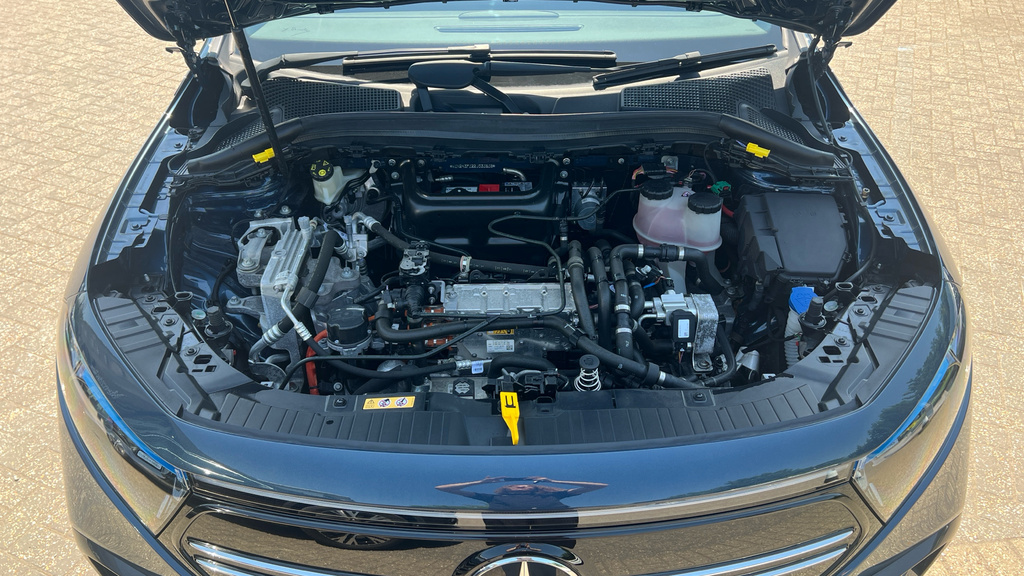 Mercedes-Benz EQA Amg Line Grey #24