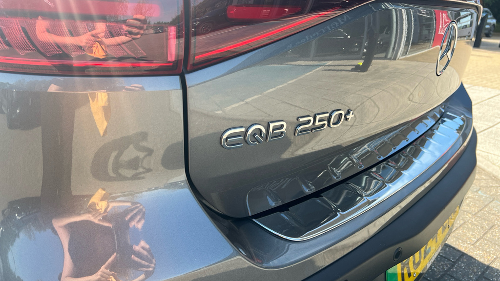 Mercedes-Benz EQB Suv Black #33