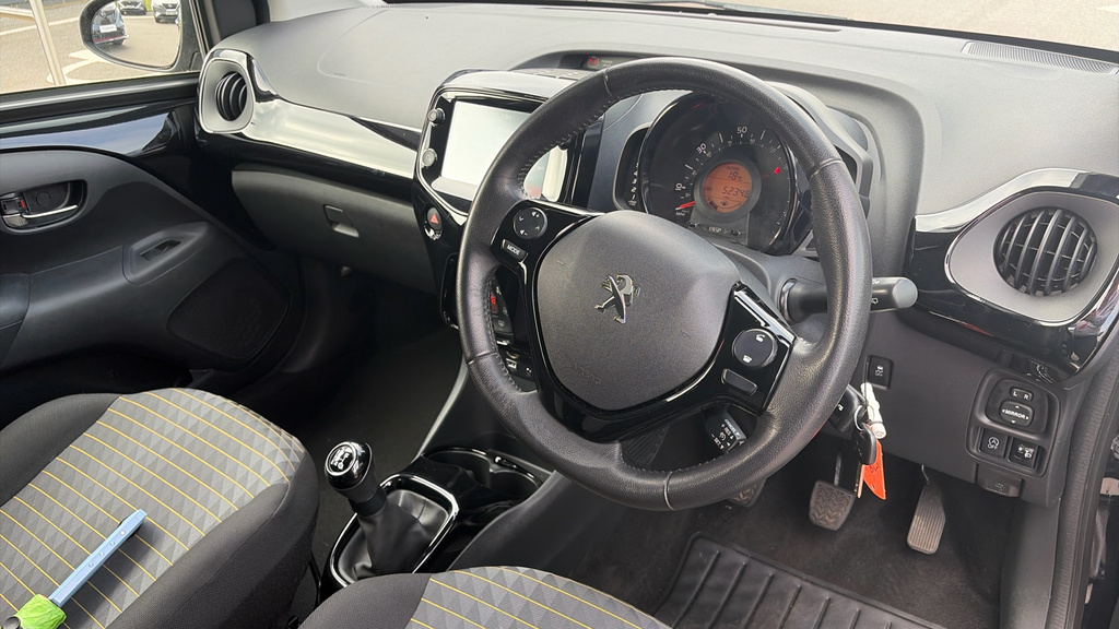Peugeot 108 Collection Black #9