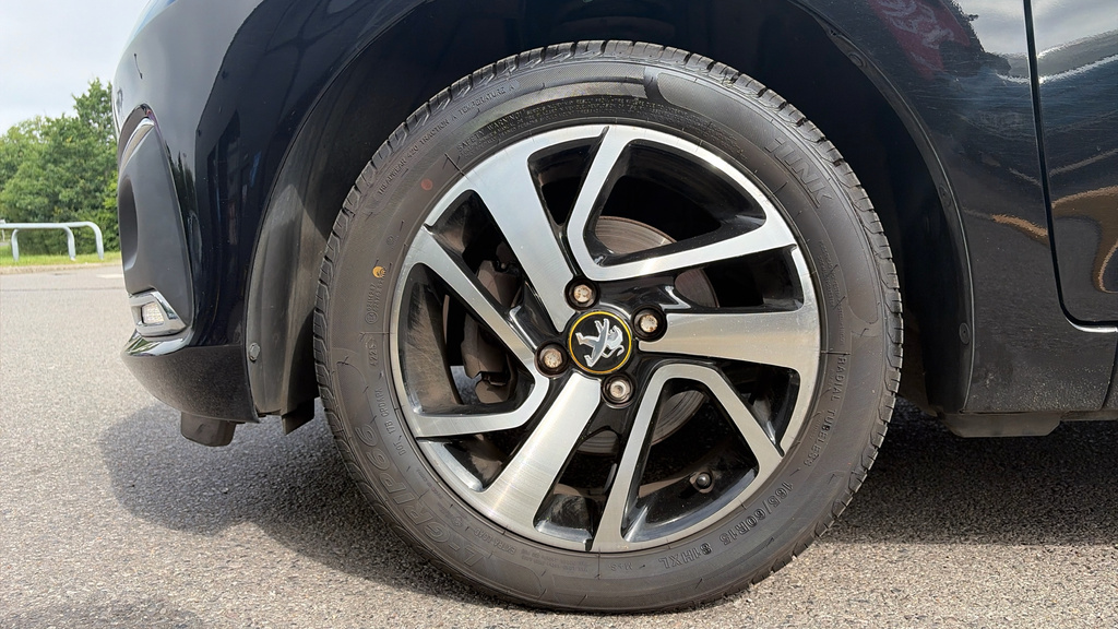 Peugeot 108 Collection Black #17