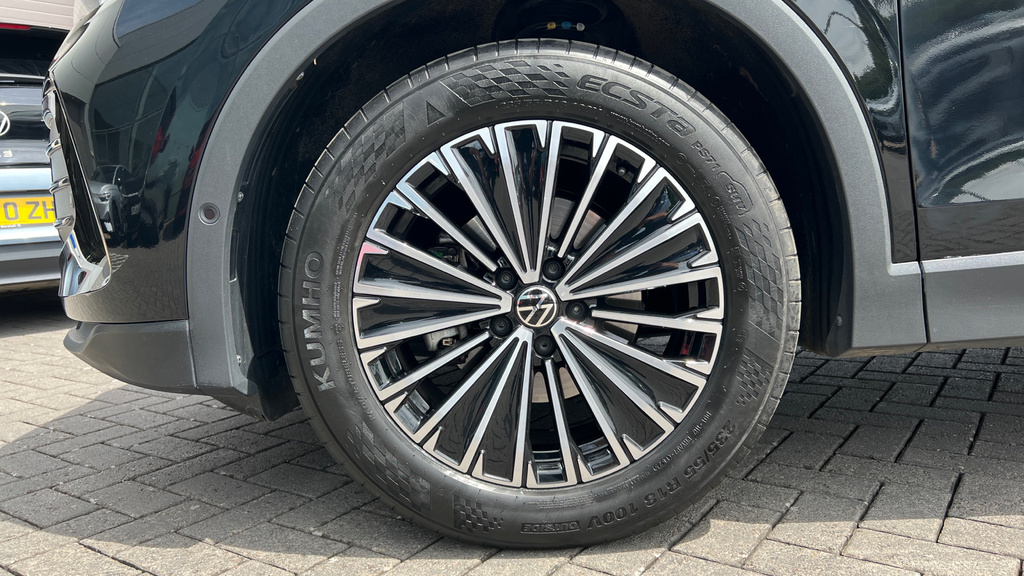 Volkswagen Tiguan Elegance Black #28
