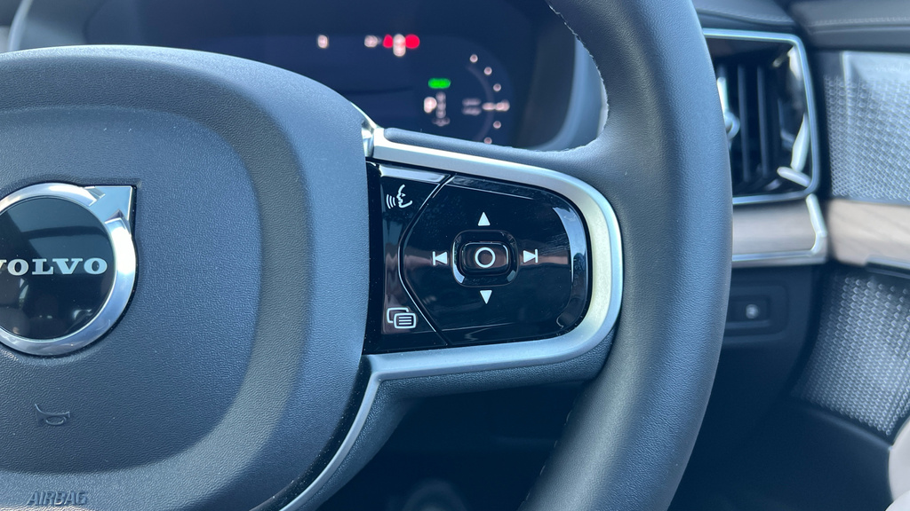 Volvo XC90 Ultra Blue #30