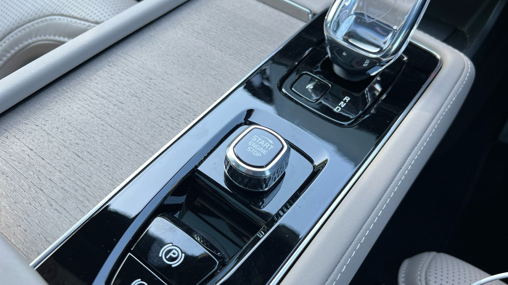 Volvo XC90 Ultra Blue #35