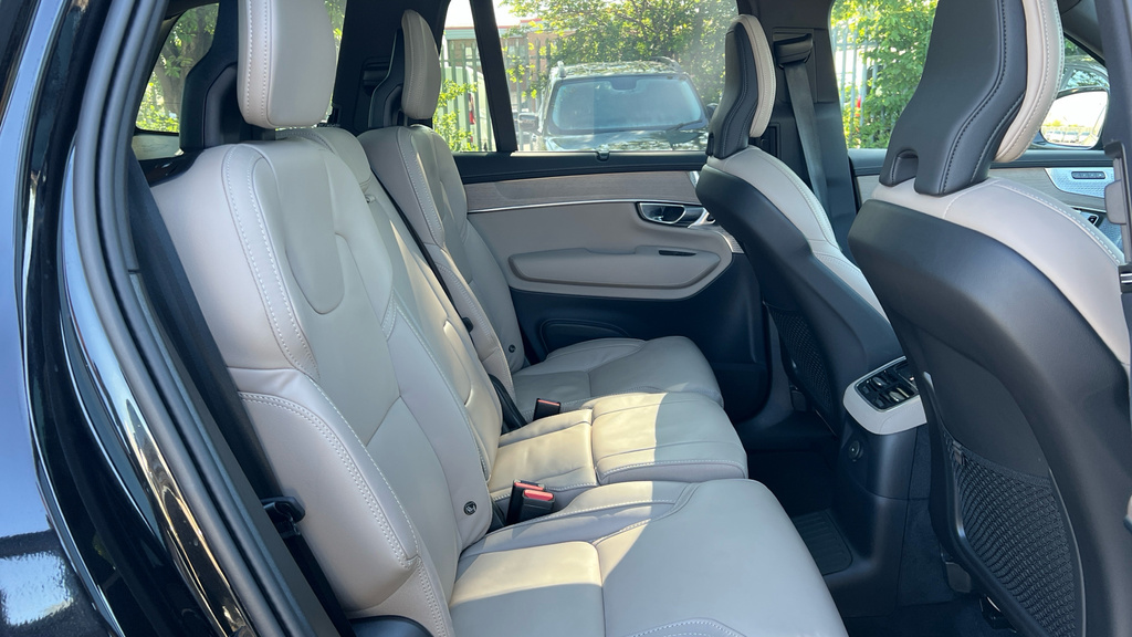 Volvo XC90 Ultra Blue #25